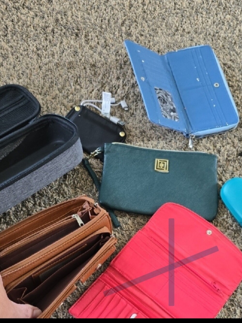 Assorted Wallet and Case Collection - Picture 2 of 8